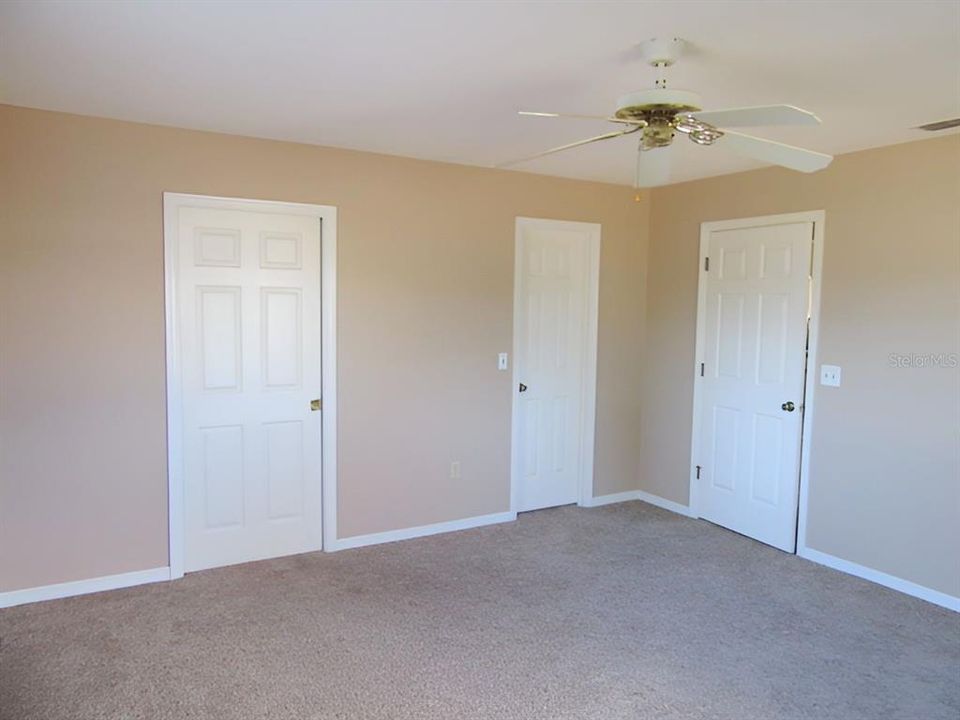 Active With Contract: $149,900 (2 beds, 2 baths, 1296 Square Feet)
