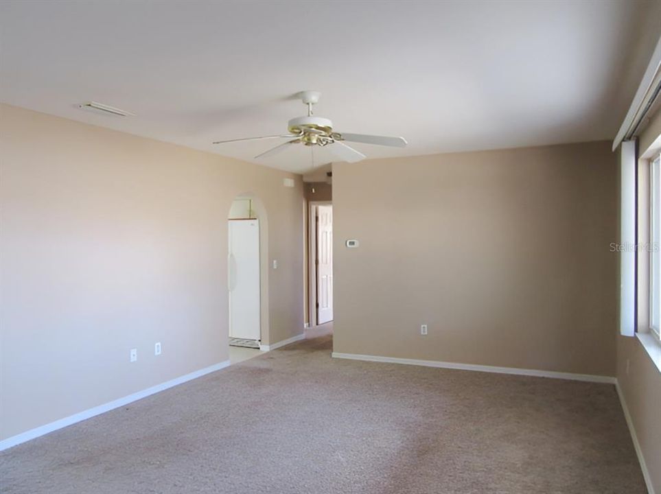 Active With Contract: $149,900 (2 beds, 2 baths, 1296 Square Feet)
