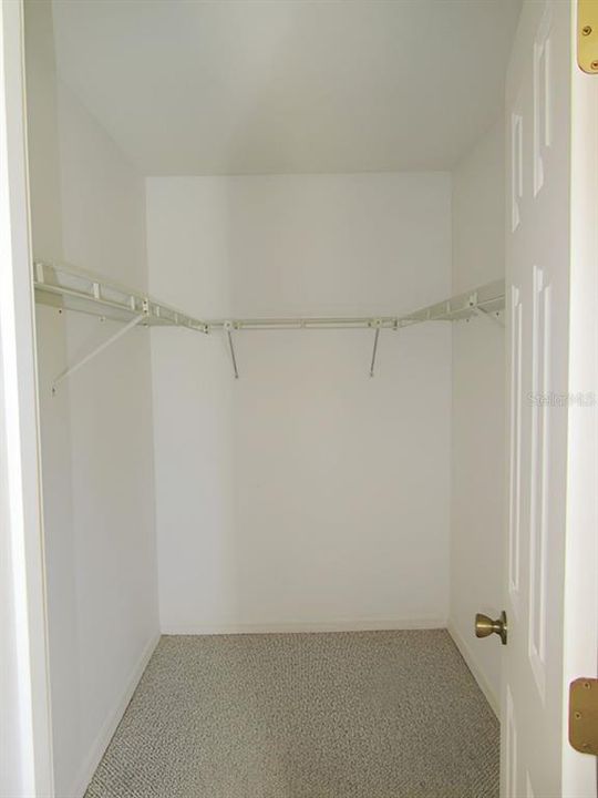 Active With Contract: $149,900 (2 beds, 2 baths, 1296 Square Feet)