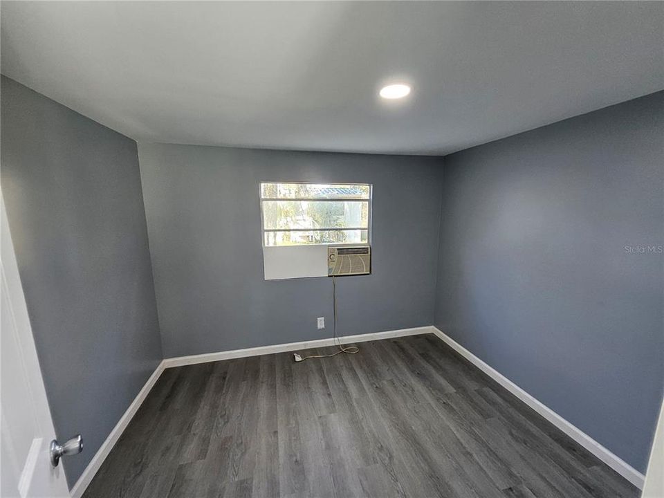 For Sale: $114,900 (2 beds, 1 baths, 1234 Square Feet)