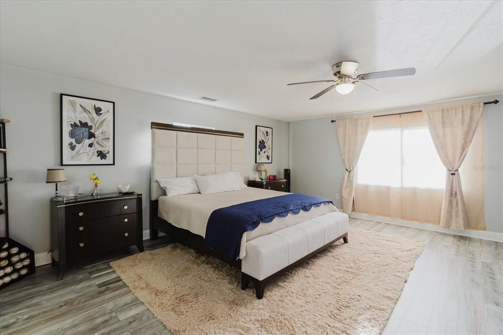 For Sale: $600,000 (4 beds, 2 baths, 2706 Square Feet)