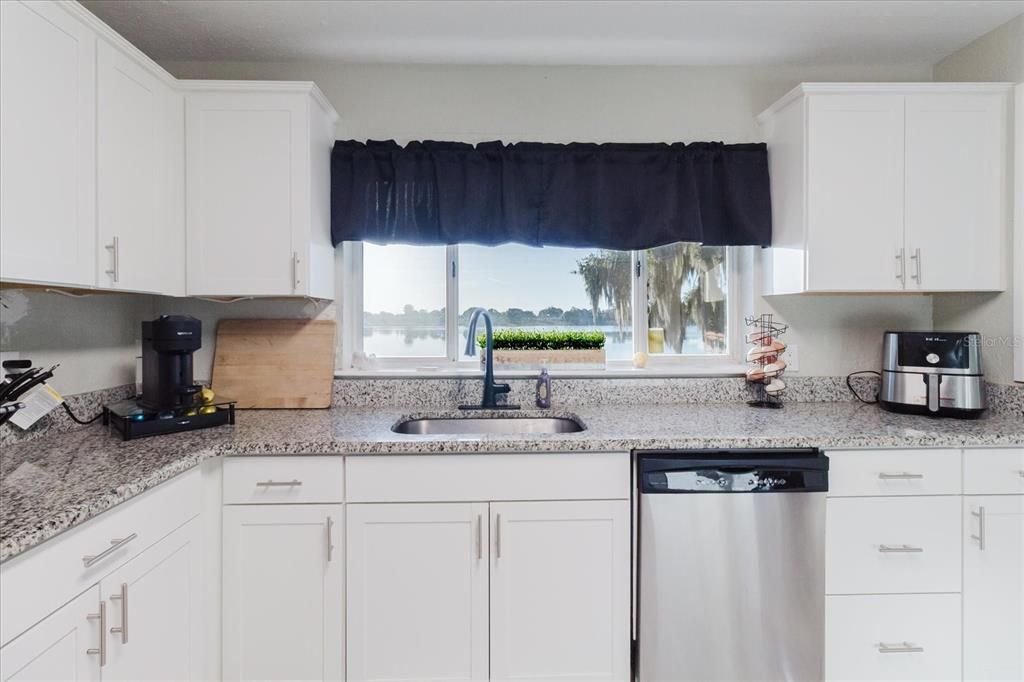 For Sale: $600,000 (4 beds, 2 baths, 2706 Square Feet)