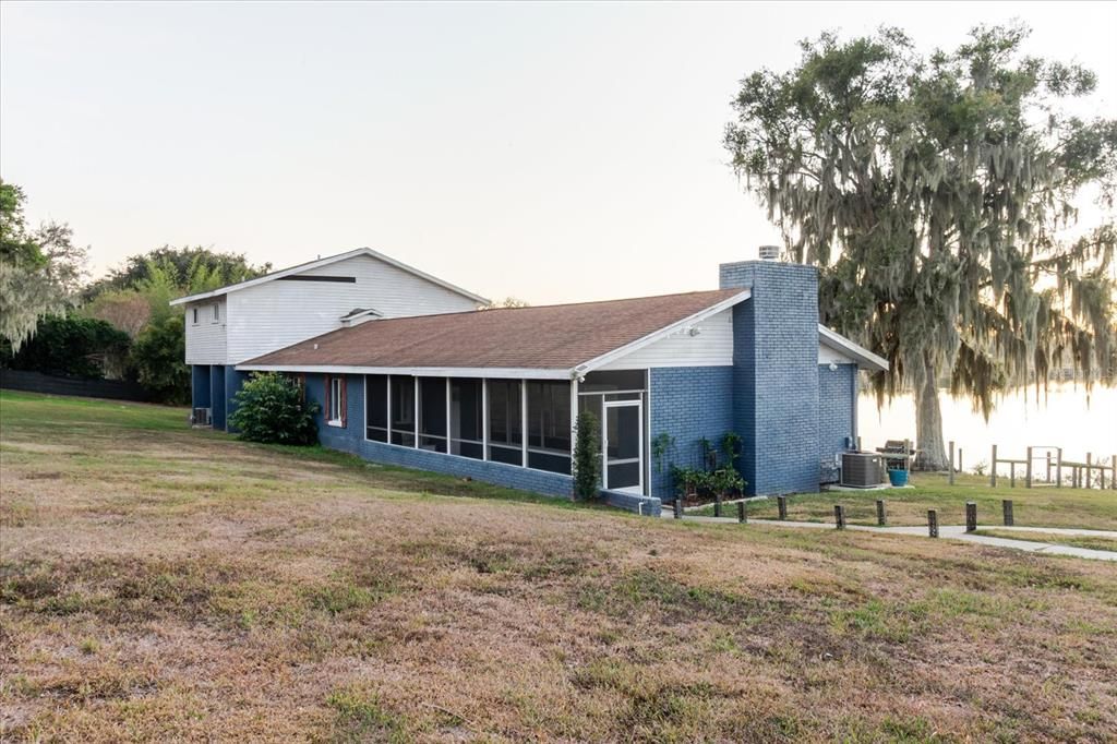 For Sale: $600,000 (4 beds, 2 baths, 2706 Square Feet)