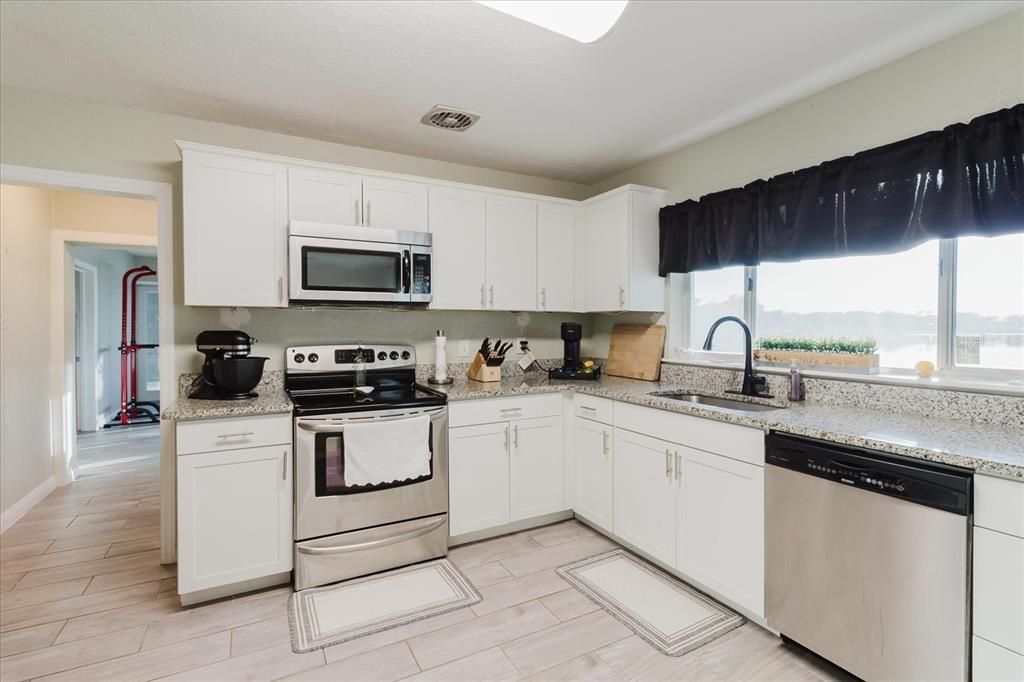 For Sale: $600,000 (4 beds, 2 baths, 2706 Square Feet)