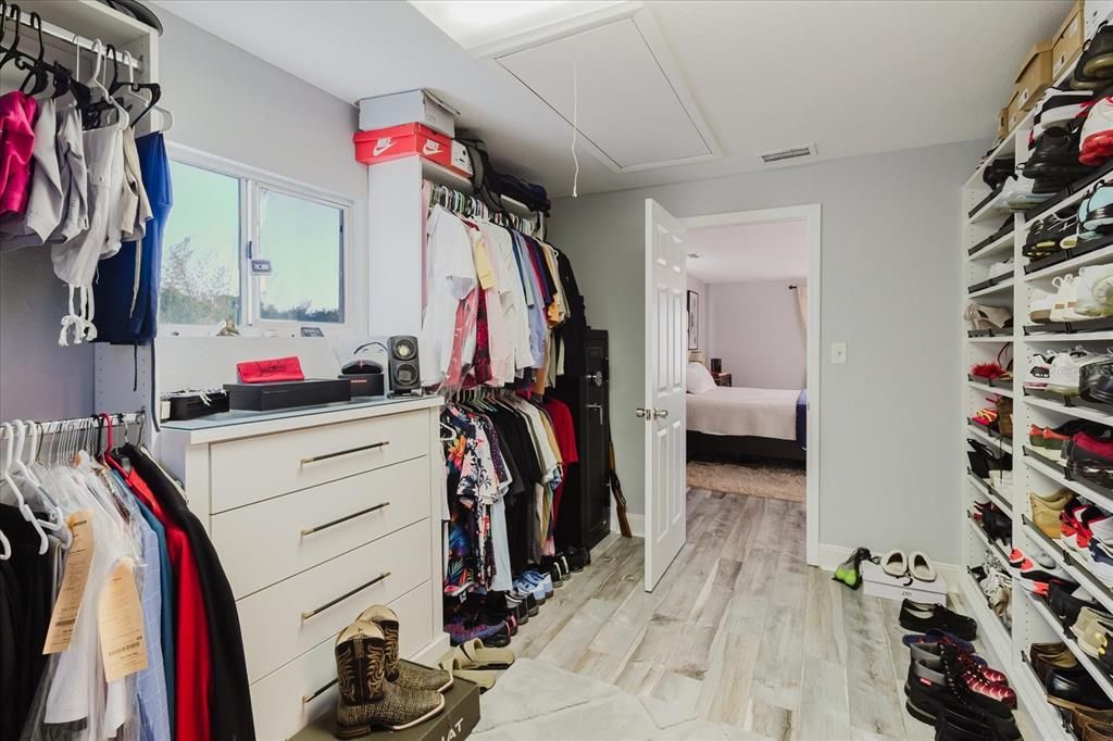 For Sale: $600,000 (4 beds, 2 baths, 2706 Square Feet)