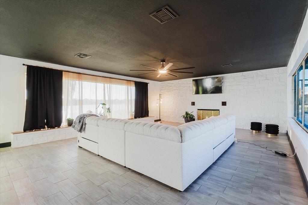 For Sale: $600,000 (4 beds, 2 baths, 2706 Square Feet)