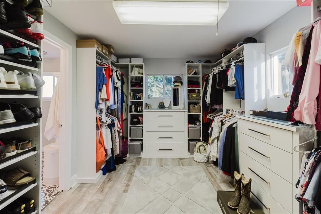 For Sale: $600,000 (4 beds, 2 baths, 2706 Square Feet)