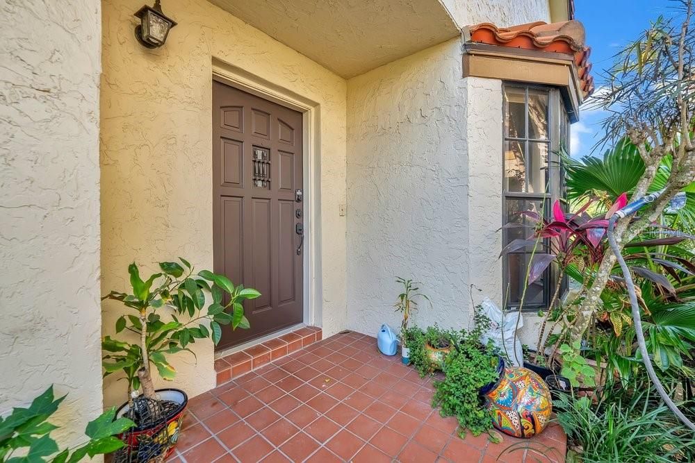 For Sale: $500,000 (3 beds, 2 baths, 1823 Square Feet)