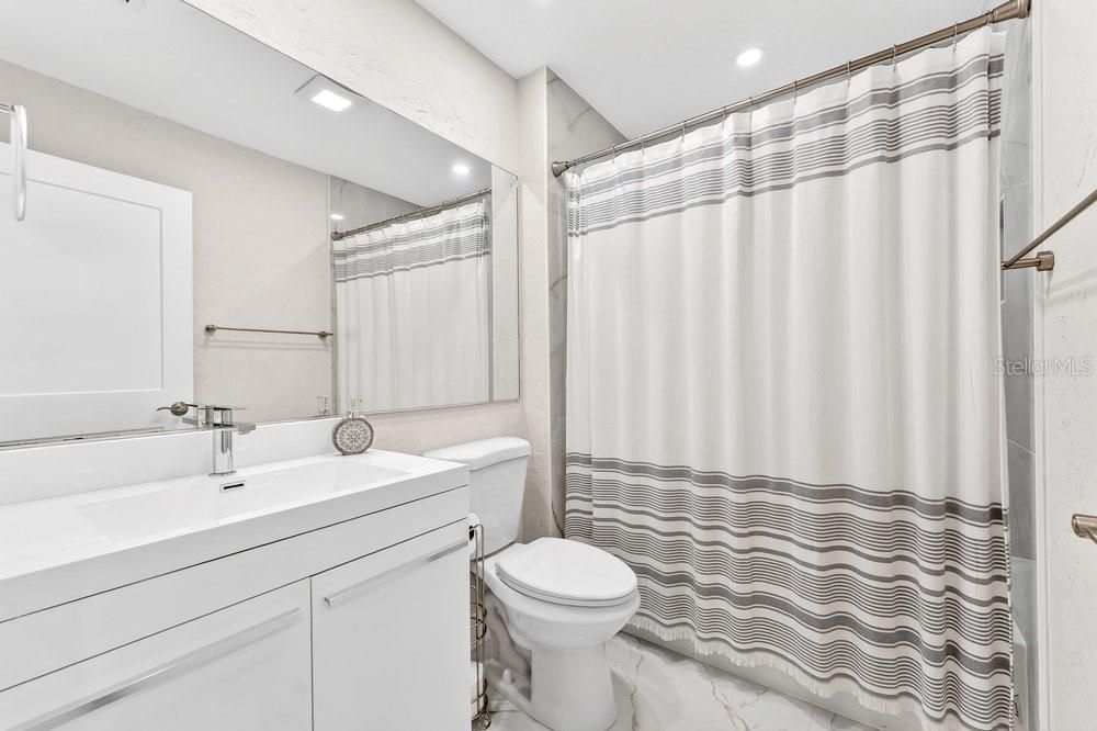 For Sale: $500,000 (3 beds, 2 baths, 1823 Square Feet)
