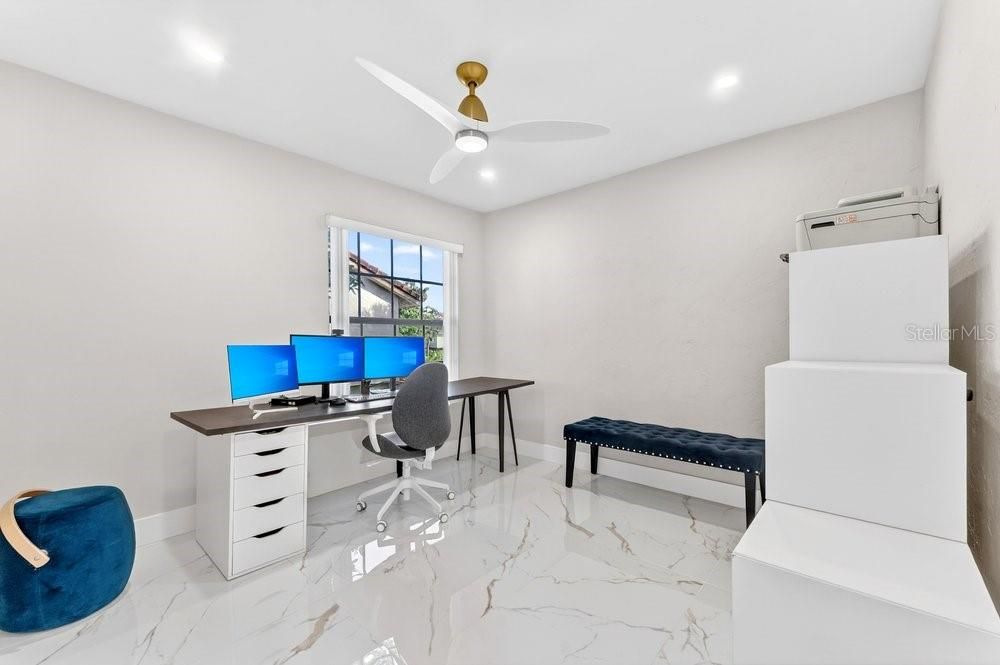 For Sale: $500,000 (3 beds, 2 baths, 1823 Square Feet)