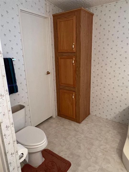 Под контрактом: $160,000 (3 спален, 2 ванн, 1700 Квадратных фут)