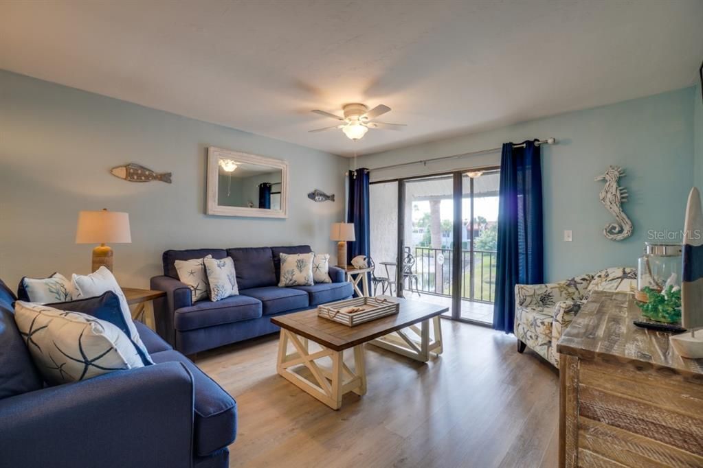 For Sale: $545,500 (2 beds, 2 baths, 1080 Square Feet)