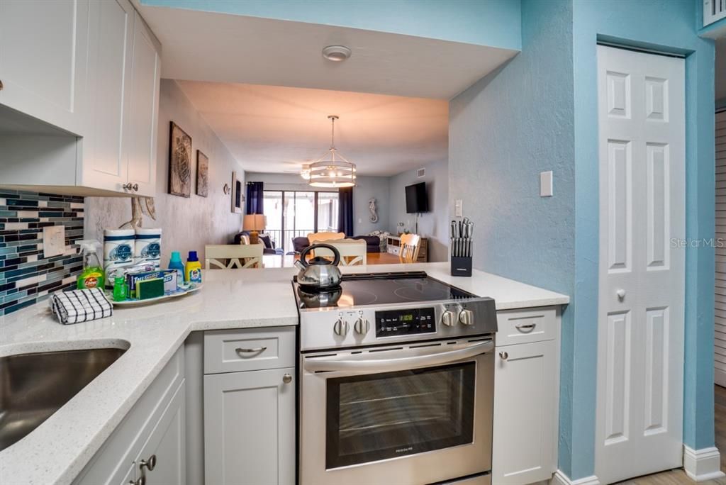 For Sale: $545,500 (2 beds, 2 baths, 1080 Square Feet)