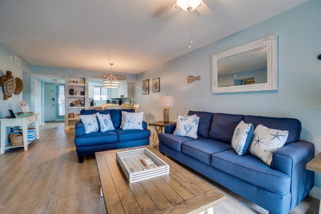 For Sale: $545,500 (2 beds, 2 baths, 1080 Square Feet)