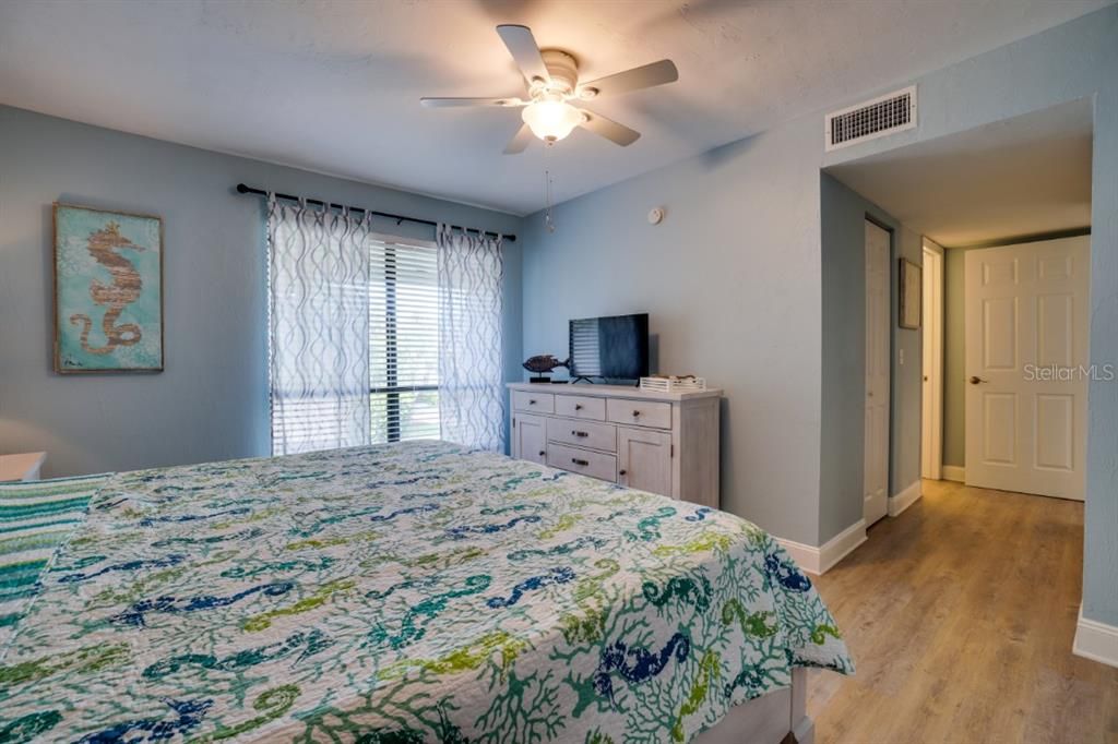 For Sale: $545,500 (2 beds, 2 baths, 1080 Square Feet)