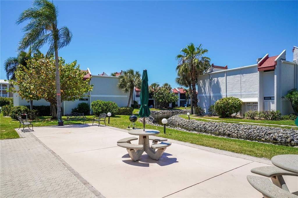For Sale: $545,500 (2 beds, 2 baths, 1080 Square Feet)