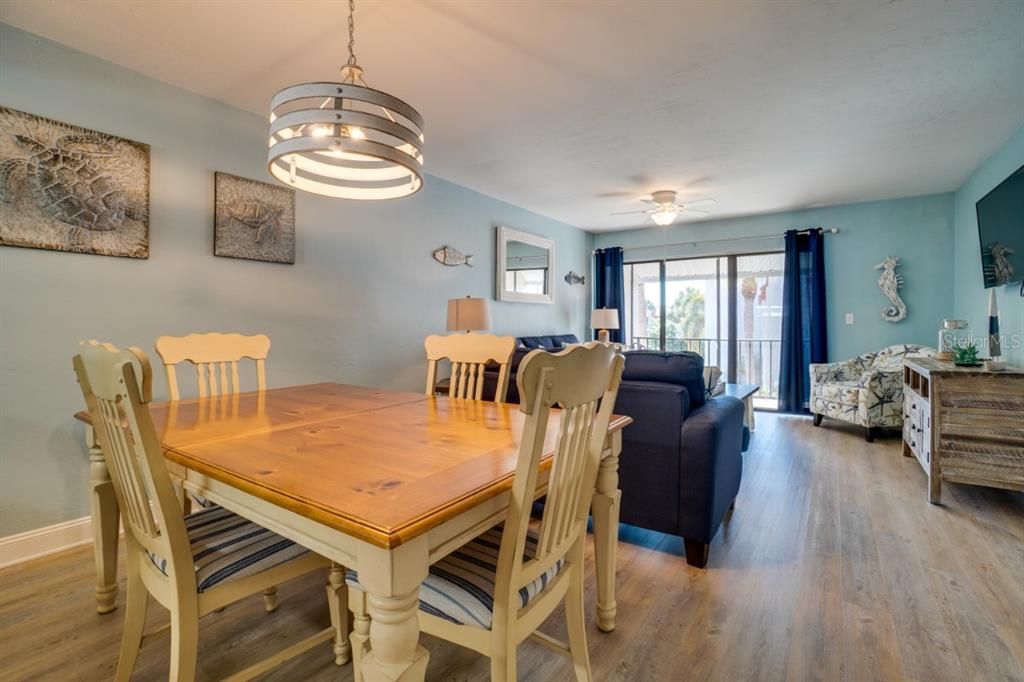 For Sale: $545,500 (2 beds, 2 baths, 1080 Square Feet)