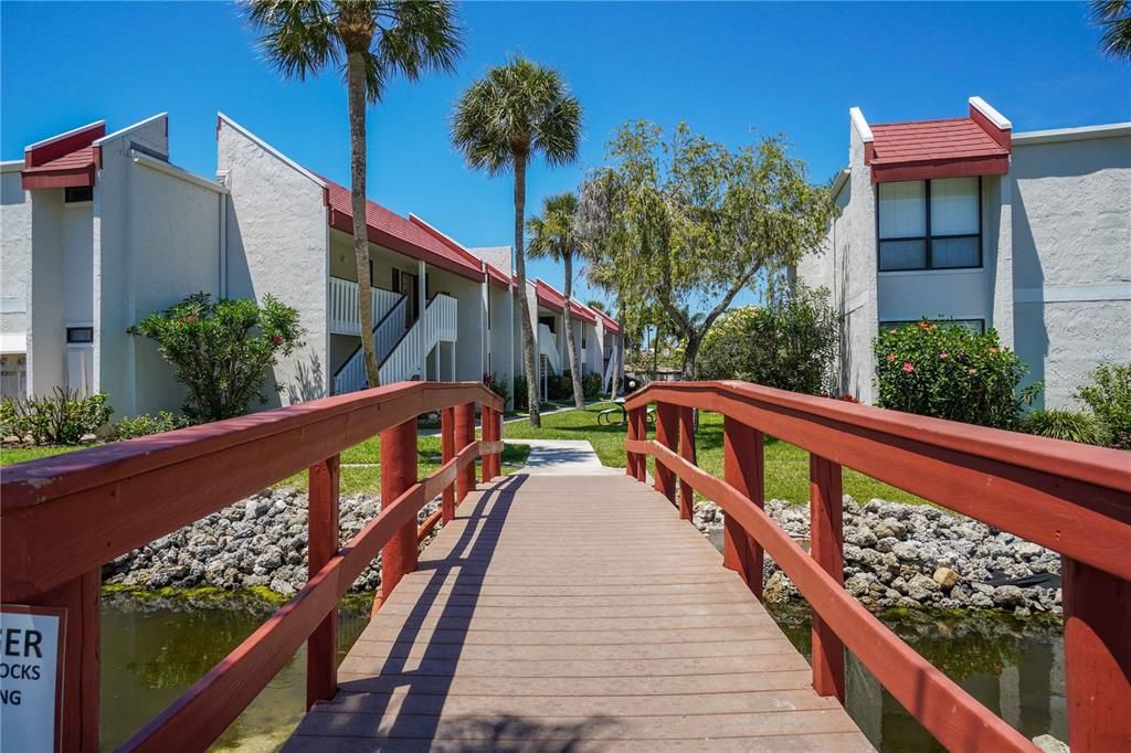 For Sale: $545,500 (2 beds, 2 baths, 1080 Square Feet)