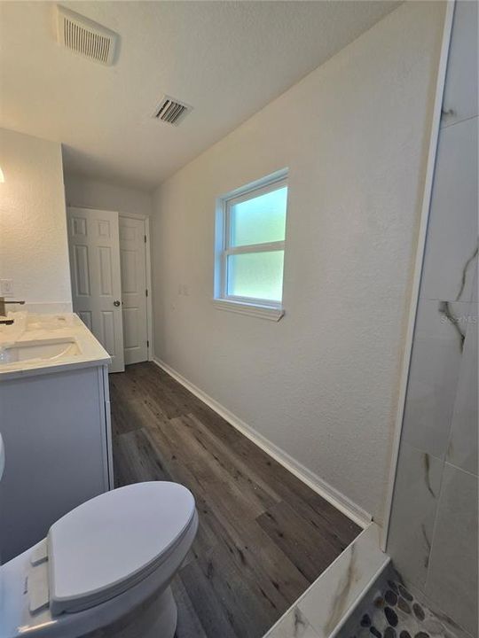 Activo con contrato: $260,000 (3 camas, 2 baños, 1396 Pies cuadrados)