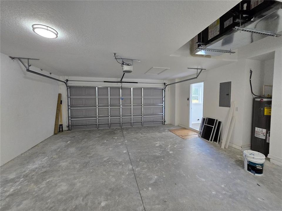 Activo con contrato: $260,000 (3 camas, 2 baños, 1396 Pies cuadrados)