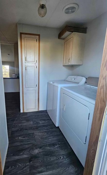 Active With Contract: $115,000 (2 beds, 2 baths, 972 Square Feet)