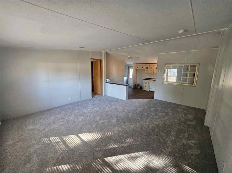 Active With Contract: $115,000 (2 beds, 2 baths, 972 Square Feet)