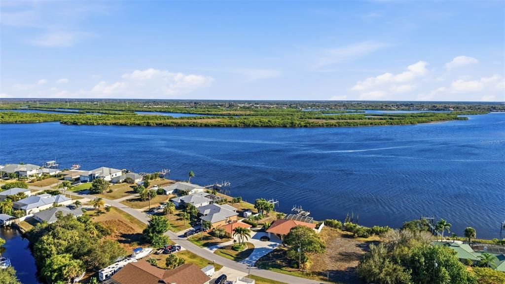 Active With Contract: $749,900 (3 beds, 2 baths, 2034 Square Feet)