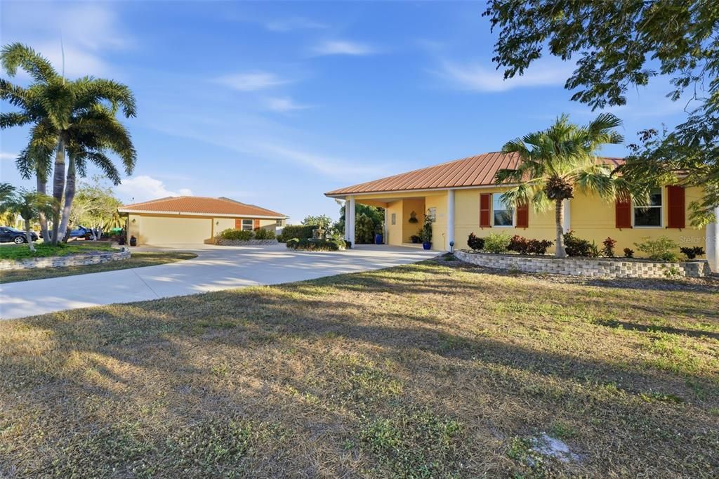 Active With Contract: $749,900 (3 beds, 2 baths, 2034 Square Feet)
