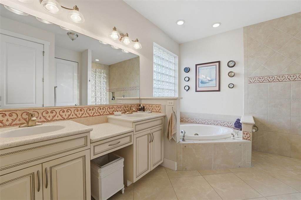 Active With Contract: $749,900 (3 beds, 2 baths, 2034 Square Feet)