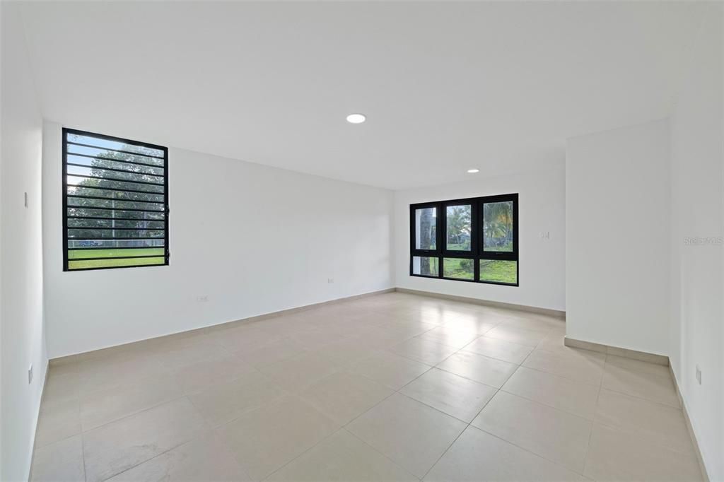 En Venta: $320,000 (3 camas, 2 baños, 1044 Pies cuadrados)
