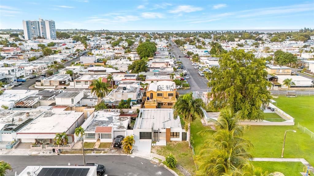 En Venta: $320,000 (3 camas, 2 baños, 1044 Pies cuadrados)