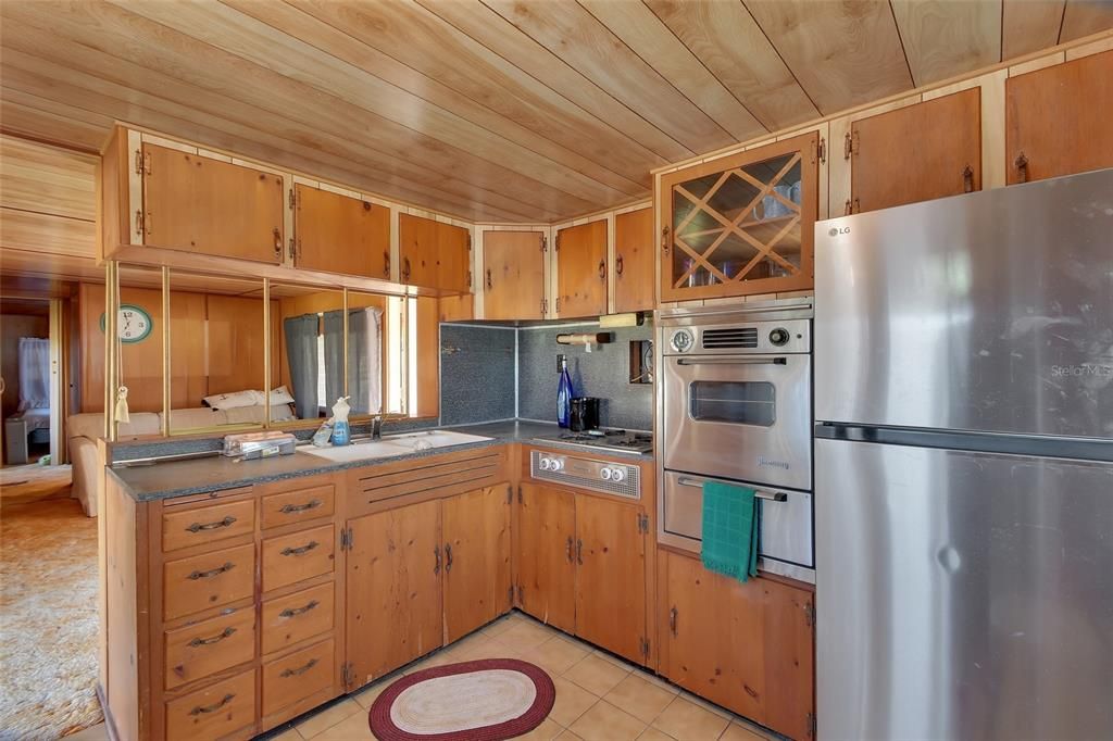 На продажу: $950,000 (2 спален, 1 ванн, 850 Квадратных фут)