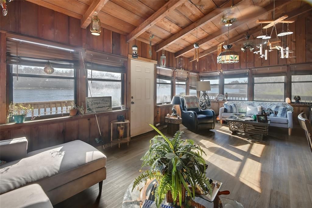 На продажу: $950,000 (2 спален, 1 ванн, 850 Квадратных фут)