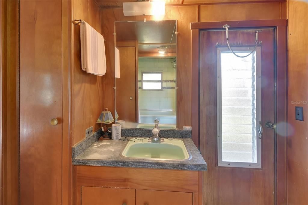 На продажу: $950,000 (2 спален, 1 ванн, 850 Квадратных фут)