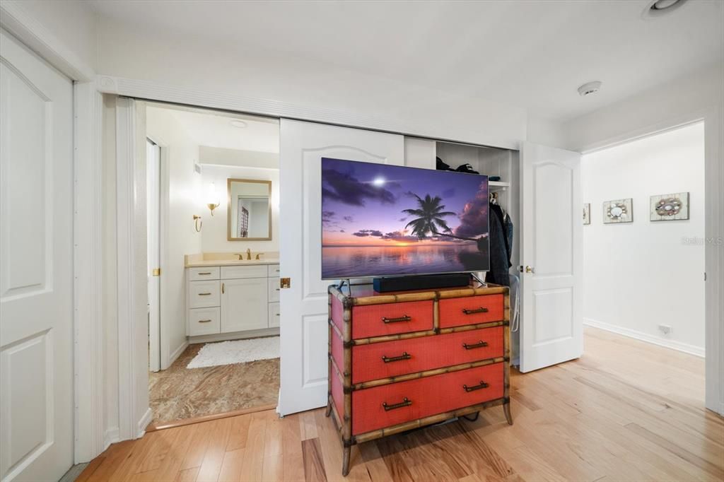На продажу: $4,999,000 (4 спален, 5 ванн, 4357 Квадратных фут)