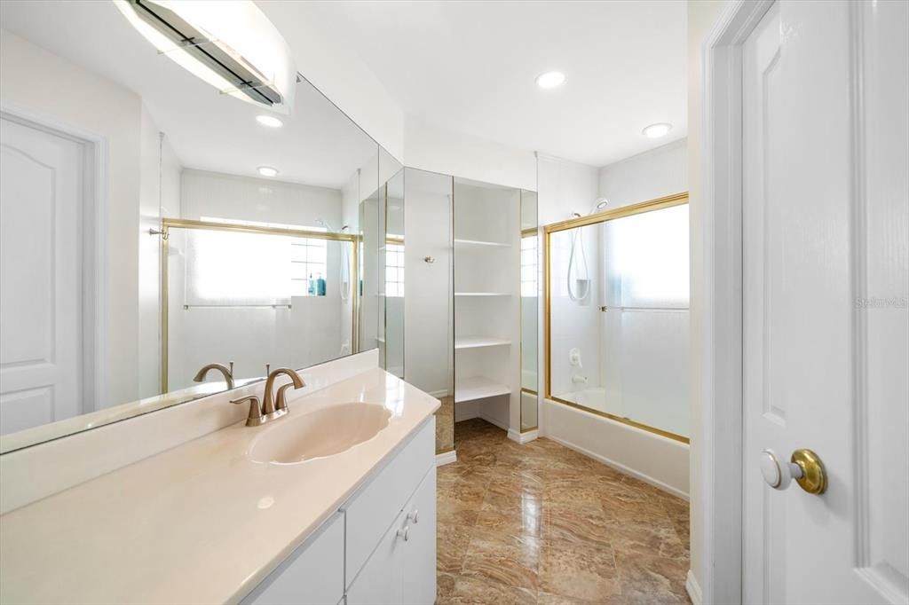 На продажу: $4,999,000 (4 спален, 5 ванн, 4357 Квадратных фут)