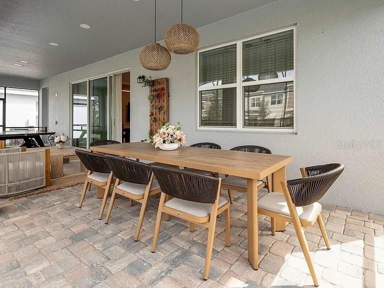 En Venta: $1,195,000 (9 camas, 6 baños, 4166 Pies cuadrados)