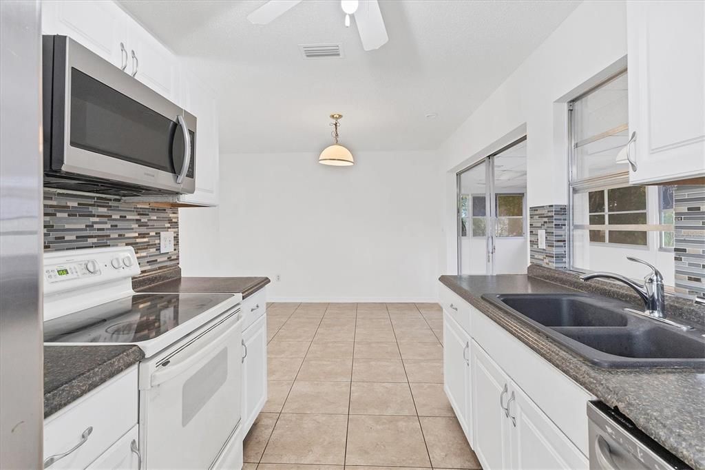 Activo con contrato: $209,000 (3 camas, 2 baños, 1329 Pies cuadrados)