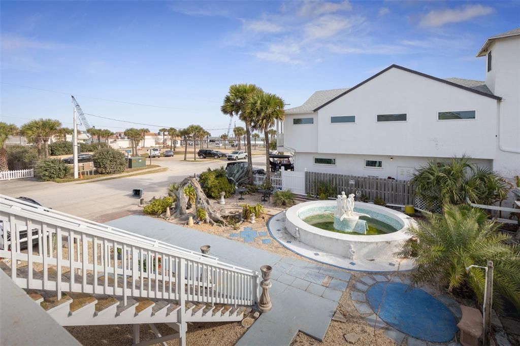 For Rent: $1,700 (2 beds, 1 baths, 885 Square Feet)