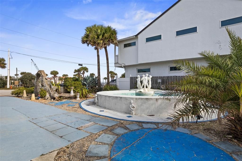 For Rent: $1,700 (2 beds, 1 baths, 885 Square Feet)