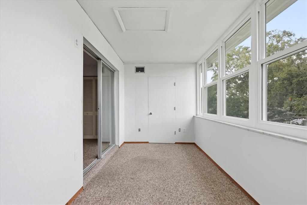 For Sale: $74,900 (1 beds, 1 baths, 650 Square Feet)