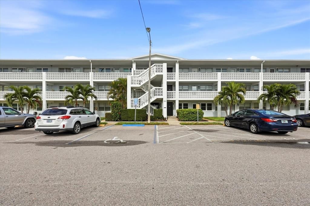 For Sale: $74,900 (1 beds, 1 baths, 650 Square Feet)