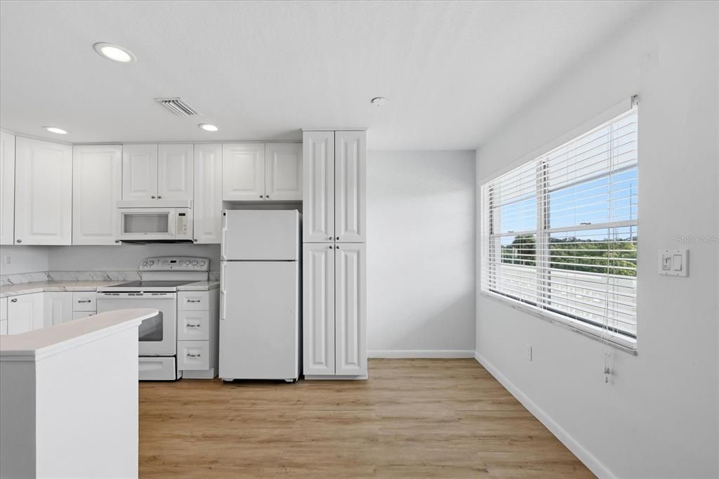 For Sale: $74,900 (1 beds, 1 baths, 650 Square Feet)