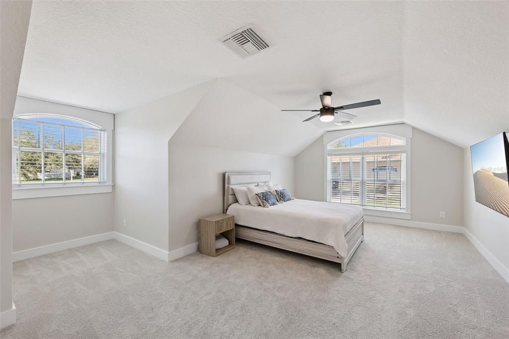 For Sale: $2,550,000 (5 beds, 5 baths, 4711 Square Feet)