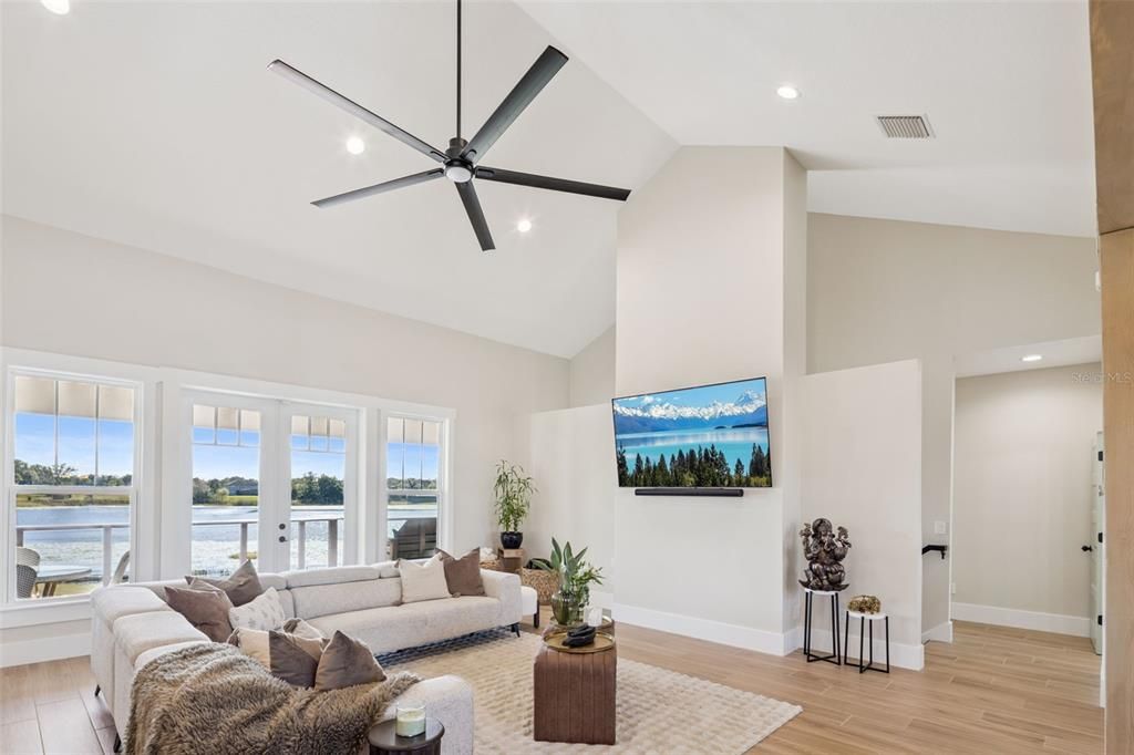 For Sale: $2,550,000 (5 beds, 5 baths, 4711 Square Feet)