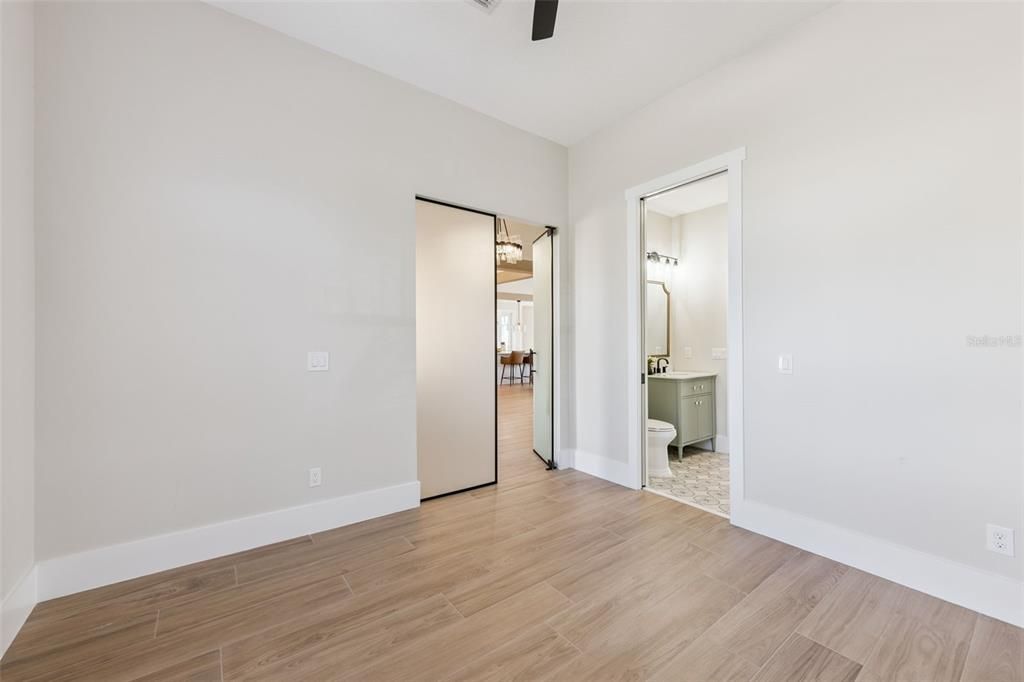 For Sale: $2,550,000 (5 beds, 5 baths, 4711 Square Feet)