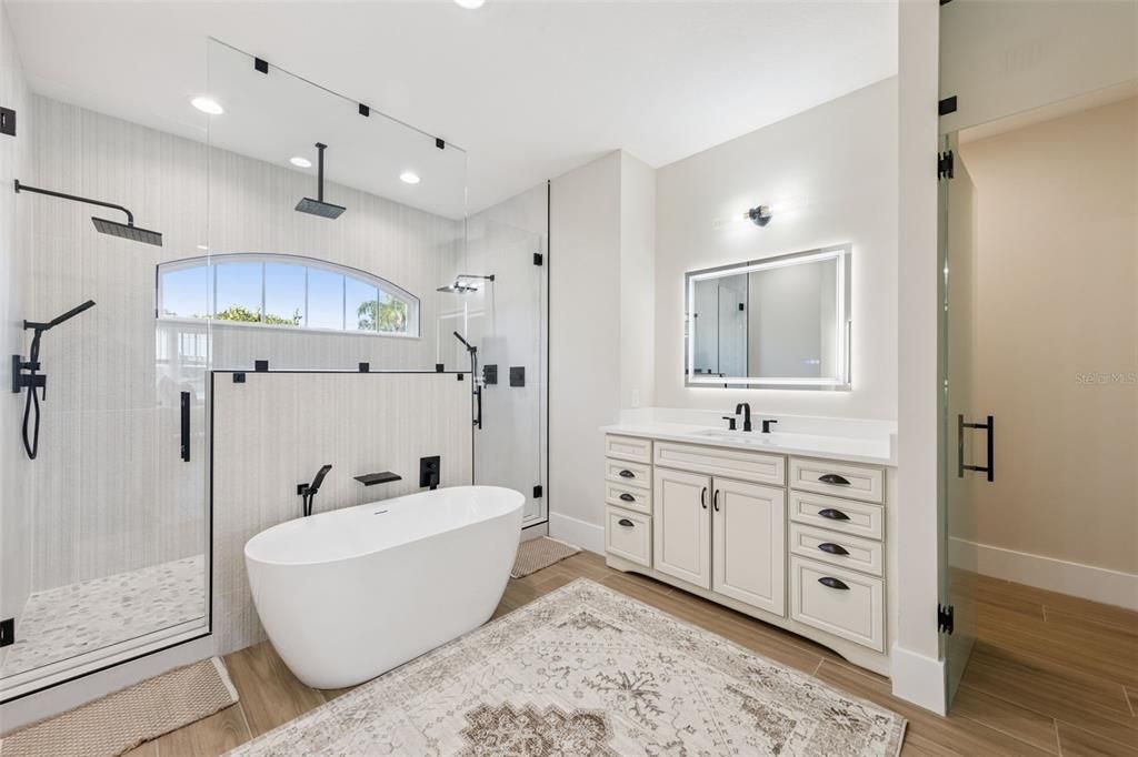 For Sale: $2,550,000 (5 beds, 5 baths, 4711 Square Feet)