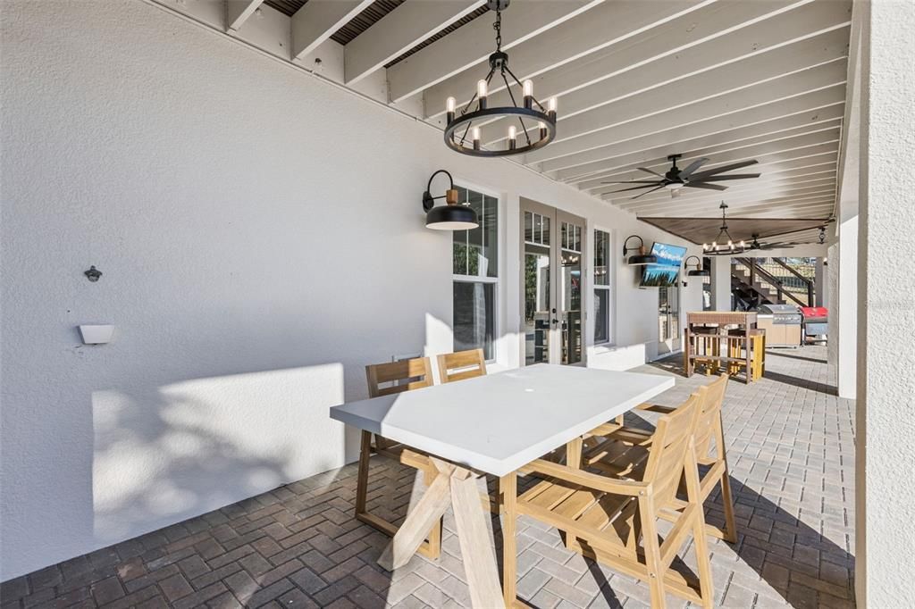 For Sale: $2,550,000 (5 beds, 5 baths, 4711 Square Feet)