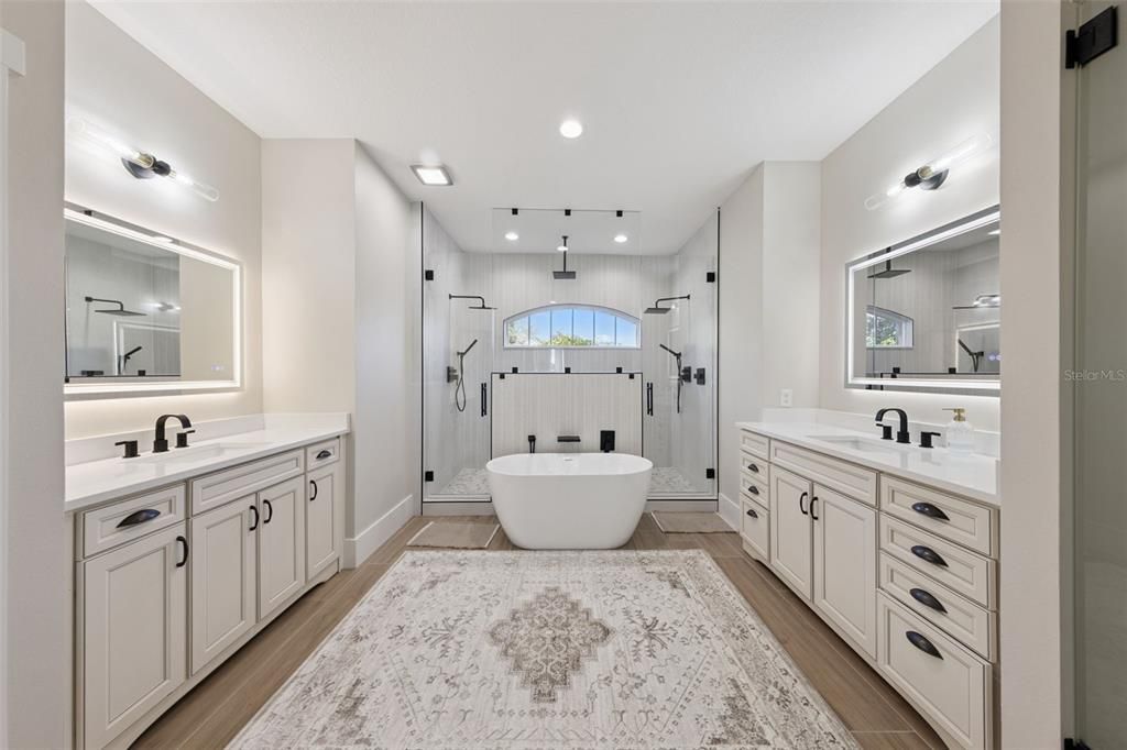 For Sale: $2,550,000 (5 beds, 5 baths, 4711 Square Feet)