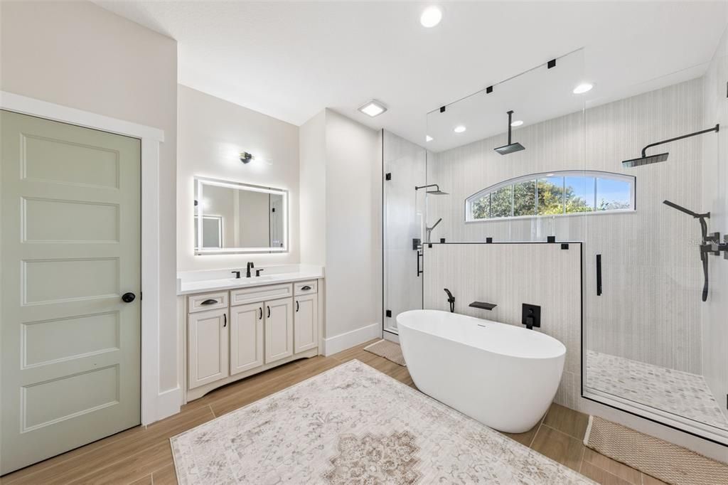 For Sale: $2,550,000 (5 beds, 5 baths, 4711 Square Feet)